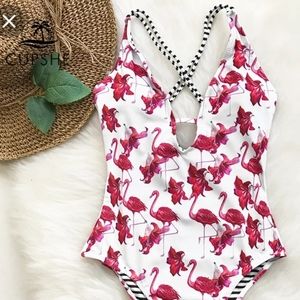 Cupshe flamingo one piece swimsuit Medium